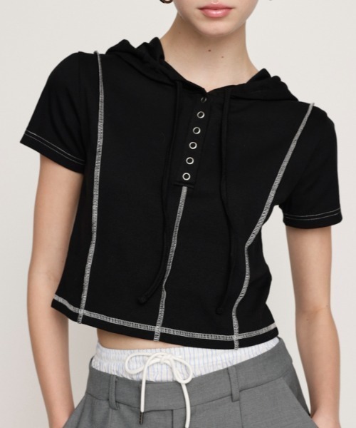 SLY（スライ）の「ROCK SEAM HOODIE ロック シーム フーディ 半袖 夏服（パーカー・レディース・レッド/オフホワイト/グレー/ブラック・FREE）」の2枚目の写真