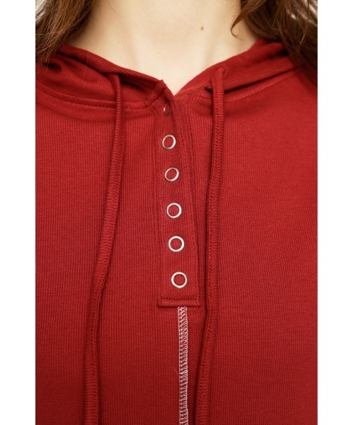 SLY（スライ）の「ROCK SEAM HOODIE ロック シーム フーディ 半袖 夏服（パーカー・レディース・レッド/オフホワイト/グレー/ブラック・FREE）」の20枚目の写真