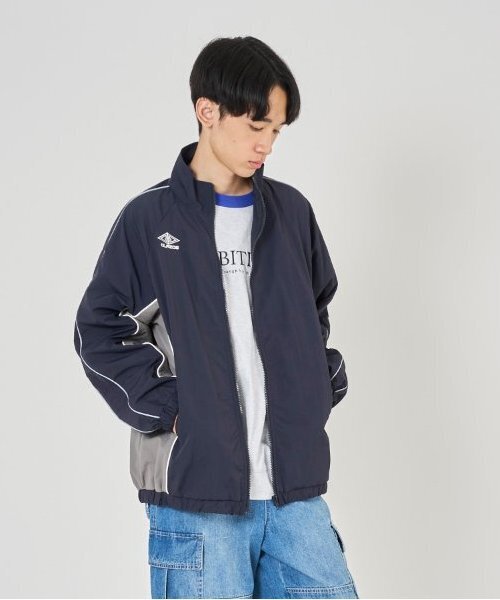 GLAZOS（グラソス）の「【大人向けサイズあり】パイピングジップアップジャケット（ブルゾン・キッズ・ブラック/ネイビー・S/M/L/LL）」の2枚目の写真