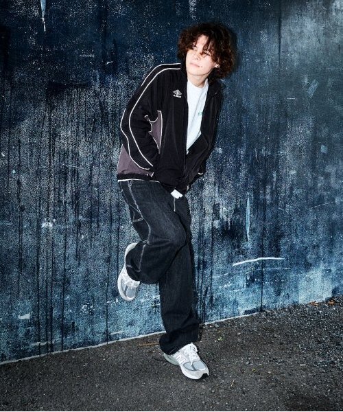 GLAZOS（グラソス）の「【大人向けサイズあり】パイピングジップアップジャケット（ブルゾン・キッズ・ブラック/ネイビー・S/M/L/LL）」の11枚目の写真