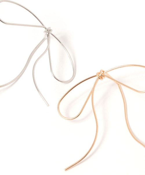 LAKOLE(ラコレ)の「ラインリボンピアス / 144546(ピアス(両耳用)・レディース・その他1/その他2・FREE)」の4枚目の写真