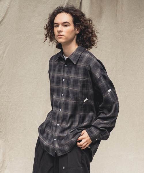 kutir(クティール)の「アソートピスチェックシャツ(シャツ/ブラウス・メンズ・ブラウン/ネイビー/ブラック・MEDIUM/LARGE)」の2枚目の写真