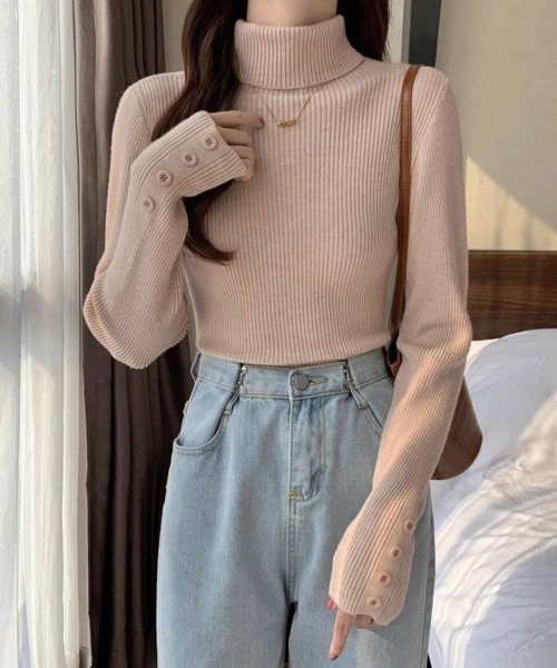 Miniministore（ミニミニストア）の「タートルネックニットトップス 袖口ボタン（ニット/セーター・レディース・ブラック/ピンクベージュ/ブラウン/グリーン・FREE）」の8枚目の写真