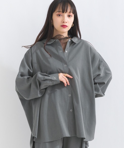 terrace（テラス）の「バックシャーリングシャツ（シャツ/ブラウス・レディース・チャコール/ベージュ/グレー・MEDIUM）」の4枚目の写真