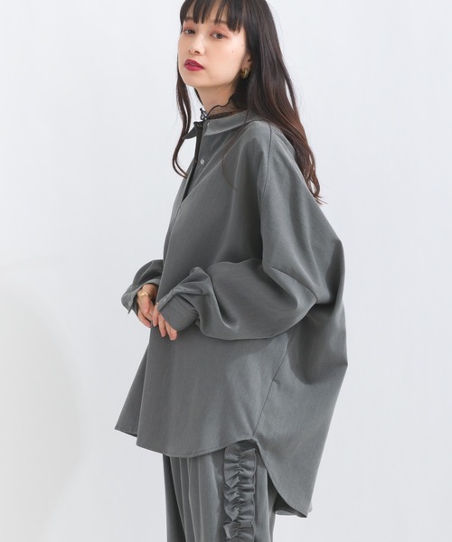 terrace（テラス）の「バックシャーリングシャツ（シャツ/ブラウス・レディース・チャコール/ベージュ/グレー・MEDIUM）」の5枚目の写真