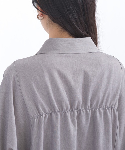 terrace（テラス）の「バックシャーリングシャツ（シャツ/ブラウス・レディース・チャコール/ベージュ/グレー・MEDIUM）」の20枚目の写真