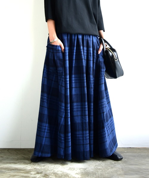 and it_（アンドイット）の「ネルチェック立体ポケットスカート（スカート・レディース・ブルー/ブラック/ブラウン・M-L）」の3枚目の写真