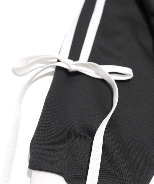 Bee des Bee（ビーデスビー）の「袖リボントラックジャケット（ブルゾン・キッズ・アイボリー/ライトブルー/ブラック/ピンク・110cm/100cm/150cm/140cm/130cm/120cm）」の6枚目の写真