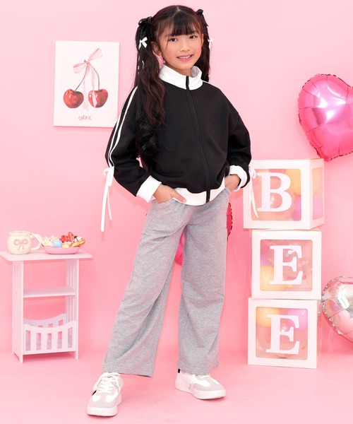 Bee des Bee（ビーデスビー）の「袖リボントラックジャケット（ブルゾン・キッズ・アイボリー/ライトブルー/ブラック/ピンク・110cm/100cm/150cm/140cm/130cm/120cm）」の10枚目の写真
