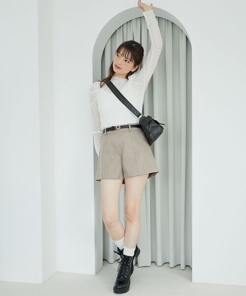 MAJESTIC LEGON(マジェスティックレゴン)の「パワショルレース長袖トップス(Tシャツ/カットソー・レディース・オフホワイト/ブラック/アイボリー・MEDIUM)」の4枚目の写真