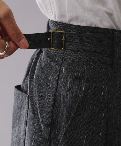 Adoon plain（アドーンプレーン）の「STRIPE WIDE GURKHA PANTS / ストライプワイドグルカパンツ（その他パンツ・メンズ・ブラウン/チャコールグレー・MEDIUM/LARGE）」の8枚目の写真