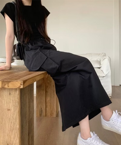 Per sist ence(パーシエンス)の「バックスリットロングカーゴスカート(スカート・レディース・グレー/ブラック・FREE)」の4枚目の写真