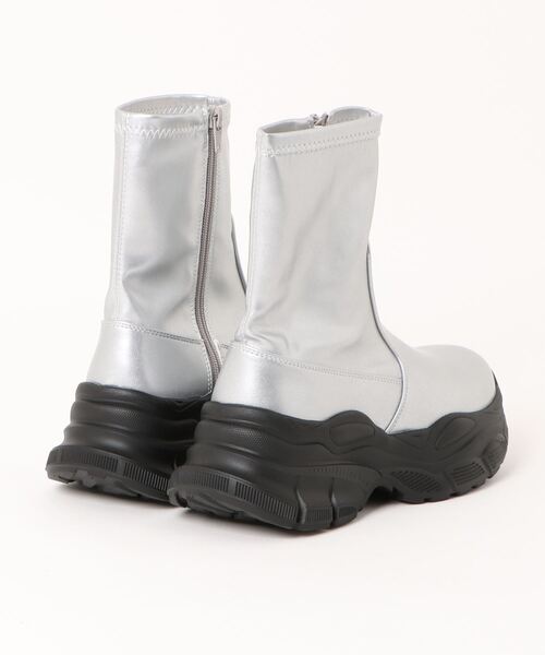 apres jour mignon（アプレジュールミニョン）の「厚底ショートブーツ【ZOZOTOWN限定アイテム】（ブーツ・レディース・ブラック/シルバー・SMALL/LARGE/MEDIUM）」の5枚目の写真