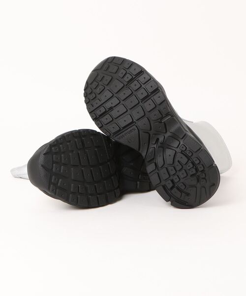 apres jour mignon（アプレジュールミニョン）の「厚底ショートブーツ【ZOZOTOWN限定アイテム】（ブーツ・レディース・ブラック/シルバー・SMALL/LARGE/MEDIUM）」の6枚目の写真