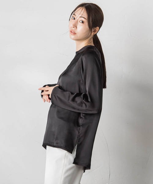 la.f…(ラエフ)の「【WEB&一部店舗限定】シアーサテンTブラウス(シャツ/ブラウス・レディース・ライトグレー/オフホワイト/ブラック・9号)」の3枚目の写真