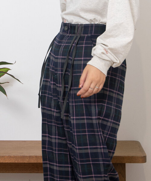 POU DOU DOU（プードゥドゥ）の「タータンチェックダブルリボンパンツ（その他パンツ・レディース・ダークブラウン/ネイビー・M）」の10枚目の写真