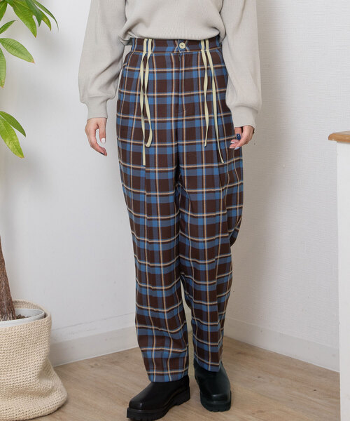POU DOU DOU（プードゥドゥ）の「タータンチェックダブルリボンパンツ（その他パンツ・レディース・ダークブラウン/ネイビー・M）」の12枚目の写真