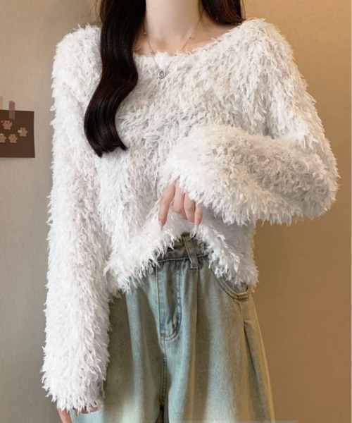 kirakiraShop(キラキラショップ)の「フェザー フリンジ ボリューム ニット トップス(ニット/セーター・レディース・ホワイト/ピンク/ブラック/ブルー・FREE)」の1枚目の写真