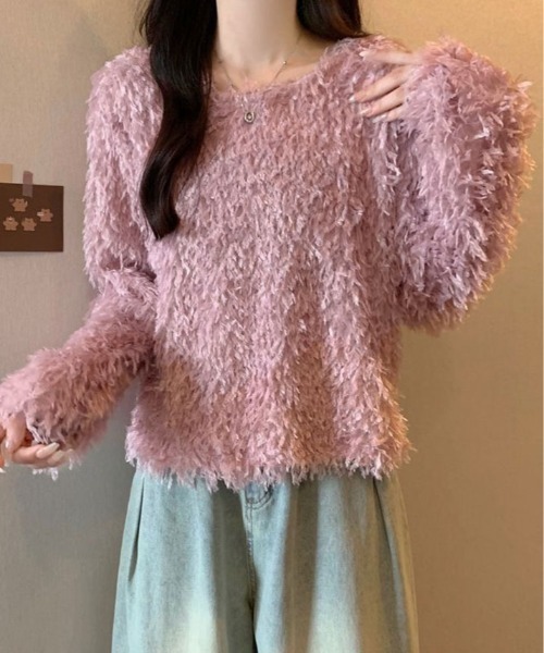 kirakiraShop(キラキラショップ)の「フェザー フリンジ ボリューム ニット トップス(ニット/セーター・レディース・ホワイト/ピンク/ブラック/ブルー・FREE)」の4枚目の写真