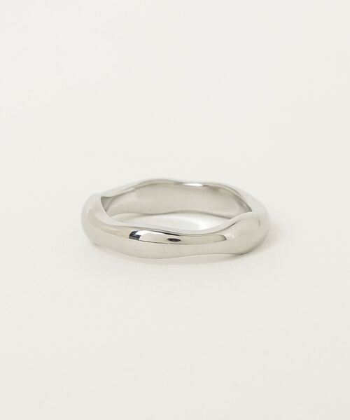 AKEL(アケル)の「【AKEL】アケル/4mm ウェーブリング/金属アレルギー対応リング(サージカルステンレス)(リング・レディース・シルバー/ゴールド・#9/#11/#13)」の5枚目の写真