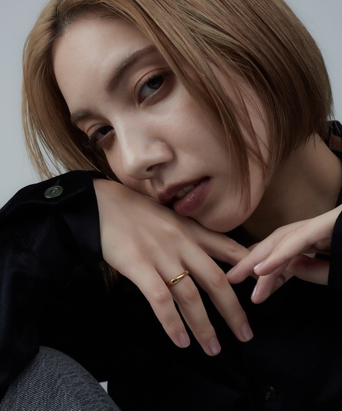 AKEL(アケル)の「【AKEL】アケル/4mm ウェーブリング/金属アレルギー対応リング(サージカルステンレス)(リング・レディース・シルバー/ゴールド・#9/#11/#13)」の3枚目の写真