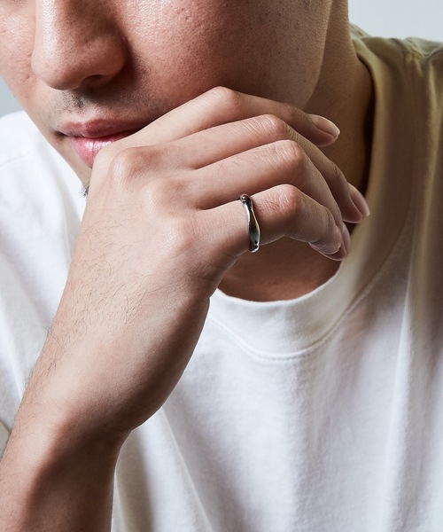 AKEL(アケル)の「【AKEL】アケル/4mm ウェーブリング/金属アレルギー対応リング(サージカルステンレス)(リング・レディース・シルバー/ゴールド・#9/#11/#13)」の7枚目の写真