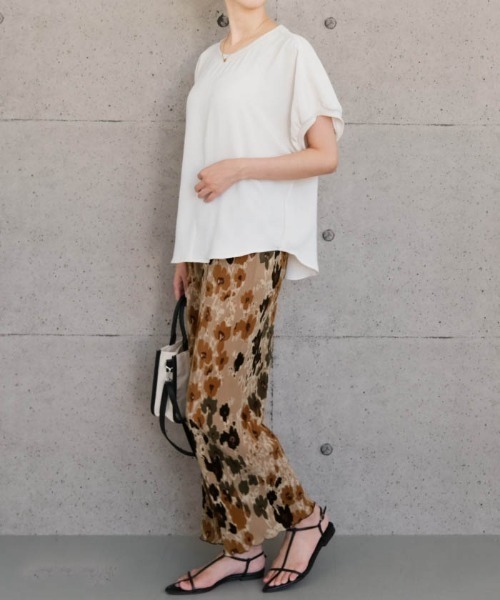 aquagarage（アクアガレージ）の「柄プリーツパンツ（その他パンツ・レディース・ブラウン系その他2/ブラック系その他2/ブルー系その他2/グレー系その他/ブラウン系その他/ブルー系その他3・M/L）」の13枚目の写真