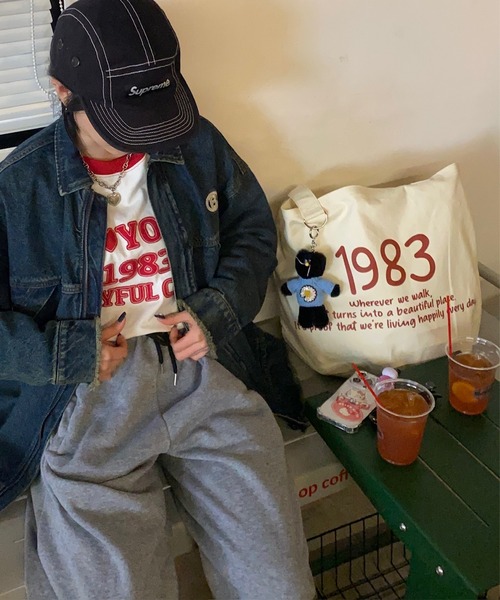 napinna maison（ナピナメゾン）の「【napinna maison×4sisters】ロゴビッグトートバッグ（トートバッグ・レディース・ブラック系/ブルー系/ネイビー系/アイボリー系・FREE）」の5枚目の写真