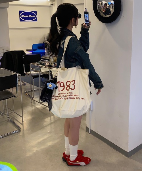 napinna maison（ナピナメゾン）の「【napinna maison×4sisters】ロゴビッグトートバッグ（トートバッグ・レディース・ブラック系/ブルー系/ネイビー系/アイボリー系・FREE）」の7枚目の写真