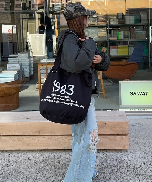 napinna maison（ナピナメゾン）の「【napinna maison×4sisters】ロゴビッグトートバッグ（トートバッグ・レディース・ブラック系/ブルー系/ネイビー系/アイボリー系・FREE）」の16枚目の写真