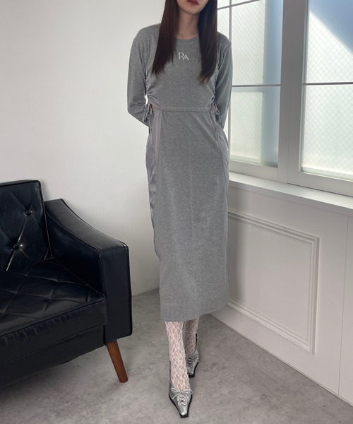 ROGER AND RAW（ロジャーアンドロウ）の「ナイロン切替ギャザーワンピース（ワンピース・レディース・グレー/カーキ/ブラック・FREE）」の2枚目の写真