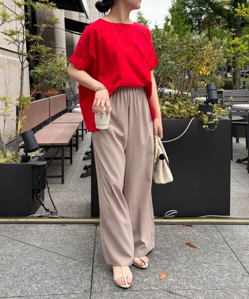 Jena espace merveilleux（ジェナ　エスパスメルヴェイユ）の「【累計7000枚突破/サラサラ快適】ビッグ変形Tシャツ（Tシャツ/カットソー・レディース・レッド/グリーン/ブラック/ブラック系その他/チャコールグレー/オフホワイト/バイオレット/ライトグレー/イエロー/ネイビー・FREE）」の21枚目の写真