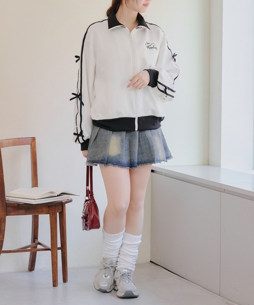Another Branch olive des olive(アナザーブランチオリーブデオリーブ)の「【春新作アイテム】ライン&リボンジャージ(パーカー・レディース・ブラック/オフホワイト/トップグレー・FREE)」の9枚目の写真