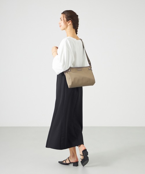 LA BAGAGERIE(ラバガジェリー)の「【撥水ナイロン】ベーシックショルダー(ショルダーバッグ・レディース・レッド/ネイビー/ブラック/グレイッシュベージュ・FREE)」の13枚目の写真