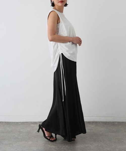 Floran（フローラン）の「サイドドロストシャーリングトップス（Tシャツ/カットソー・レディース・ブラック/オフホワイト・MEDIUM）」の18枚目の写真