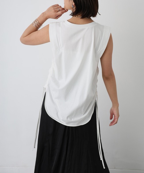 Floran（フローラン）の「サイドドロストシャーリングトップス（Tシャツ/カットソー・レディース・ブラック/オフホワイト・MEDIUM）」の11枚目の写真