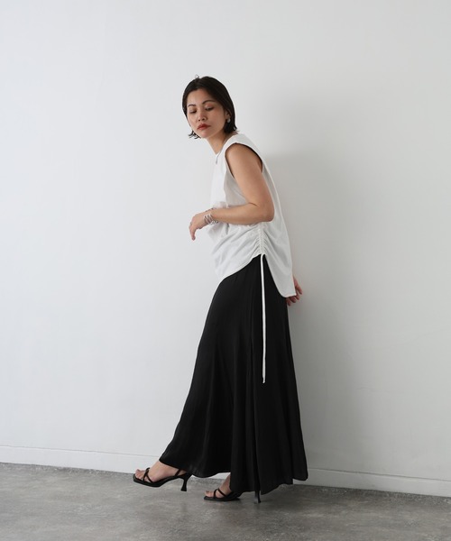 Floran（フローラン）の「サイドドロストシャーリングトップス（Tシャツ/カットソー・レディース・ブラック/オフホワイト・MEDIUM）」の15枚目の写真