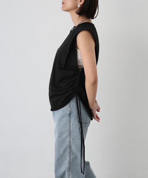 Floran（フローラン）の「サイドドロストシャーリングトップス（Tシャツ/カットソー・レディース・ブラック/オフホワイト・MEDIUM）」の13枚目の写真