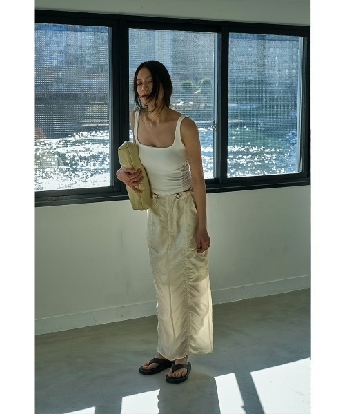 marjour(マージュール)の「CUP IN SQUARE TANKTOP(タンクトップ・レディース・ブラック/オフホワイト・M)」の14枚目の写真