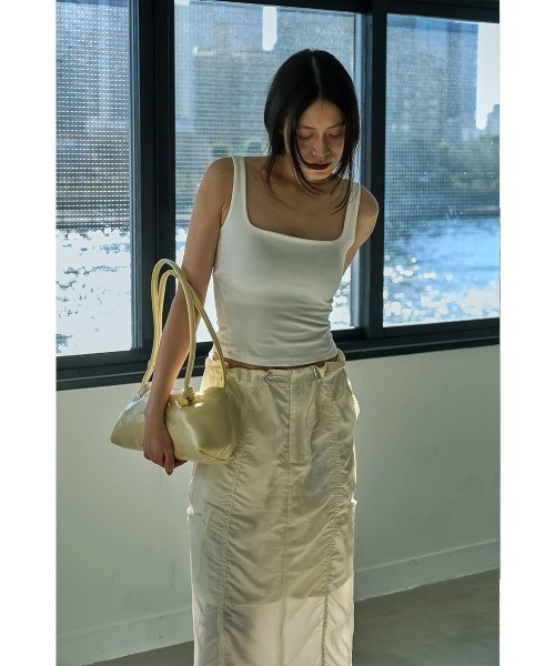 marjour(マージュール)の「CUP IN SQUARE TANKTOP(タンクトップ・レディース・ブラック/オフホワイト・M)」の15枚目の写真