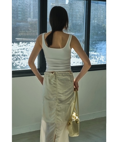 marjour(マージュール)の「CUP IN SQUARE TANKTOP(タンクトップ・レディース・ブラック/オフホワイト・M)」の19枚目の写真
