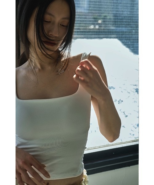 marjour(マージュール)の「CUP IN SQUARE TANKTOP(タンクトップ・レディース・ブラック/オフホワイト・M)」の21枚目の写真