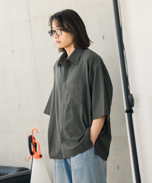 Nanmo.(ナンモ)の「シアサッカーショートスリーブシャツ(シャツ/ブラウス・メンズ・チャコールグレー/グリーン・LARGE/MEDIUM)」の21枚目の写真