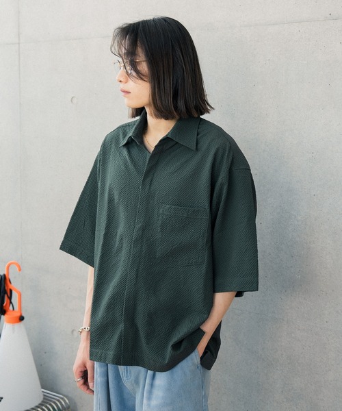 Nanmo.(ナンモ)の「シアサッカーショートスリーブシャツ(シャツ/ブラウス・メンズ・チャコールグレー/グリーン・LARGE/MEDIUM)」の4枚目の写真
