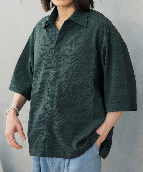Nanmo.(ナンモ)の「シアサッカーショートスリーブシャツ(シャツ/ブラウス・メンズ・チャコールグレー/グリーン・LARGE/MEDIUM)」の5枚目の写真