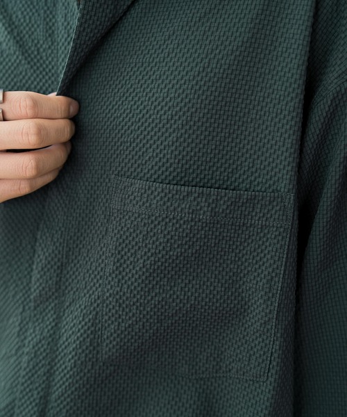 Nanmo.(ナンモ)の「シアサッカーショートスリーブシャツ(シャツ/ブラウス・メンズ・チャコールグレー/グリーン・LARGE/MEDIUM)」の6枚目の写真