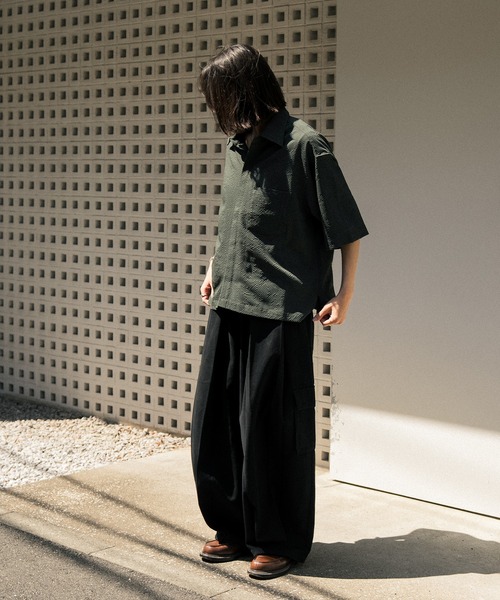 Nanmo.(ナンモ)の「シアサッカーショートスリーブシャツ(シャツ/ブラウス・メンズ・チャコールグレー/グリーン・LARGE/MEDIUM)」の22枚目の写真