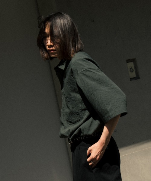 Nanmo.(ナンモ)の「シアサッカーショートスリーブシャツ(シャツ/ブラウス・メンズ・チャコールグレー/グリーン・LARGE/MEDIUM)」の13枚目の写真