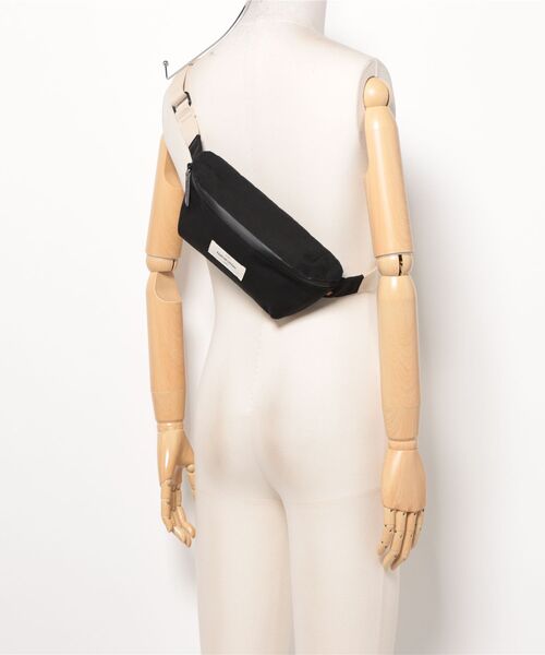 ＪＵＧＬＡＮＳ（ユグランス）の「【NATIVE UNION】 W.F.A CROSSBODY POUCH/ボディバッグ（ボディバッグ/ウエストポーチ・メンズ・イエロー/ブラック/カーキ・FREE）」の19枚目の写真
