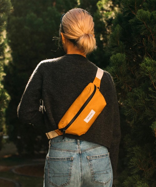 ＪＵＧＬＡＮＳ（ユグランス）の「【NATIVE UNION】 W.F.A CROSSBODY POUCH/ボディバッグ（ボディバッグ/ウエストポーチ・メンズ・イエロー/ブラック/カーキ・FREE）」の3枚目の写真